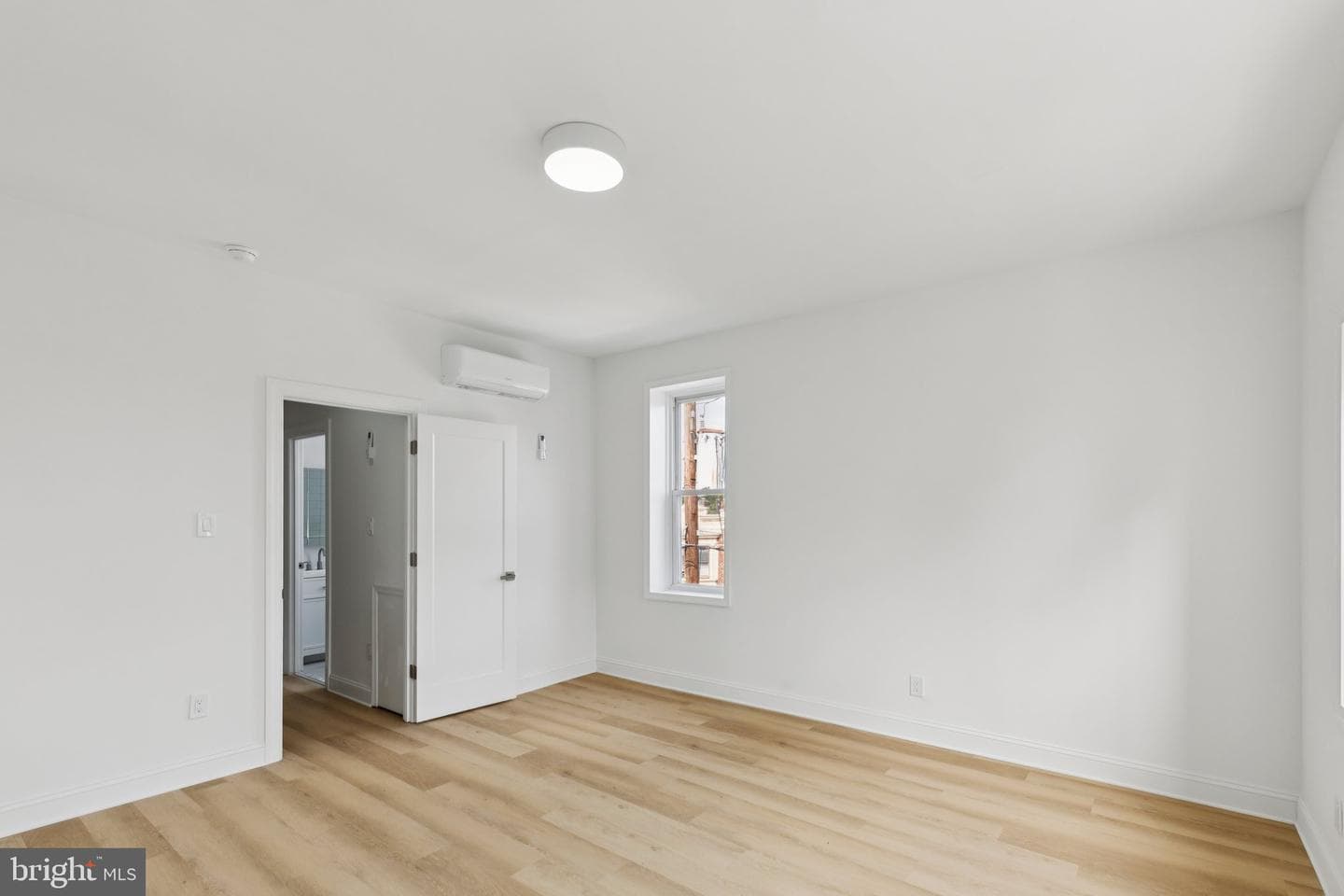 137 W Manheim Street photo 46