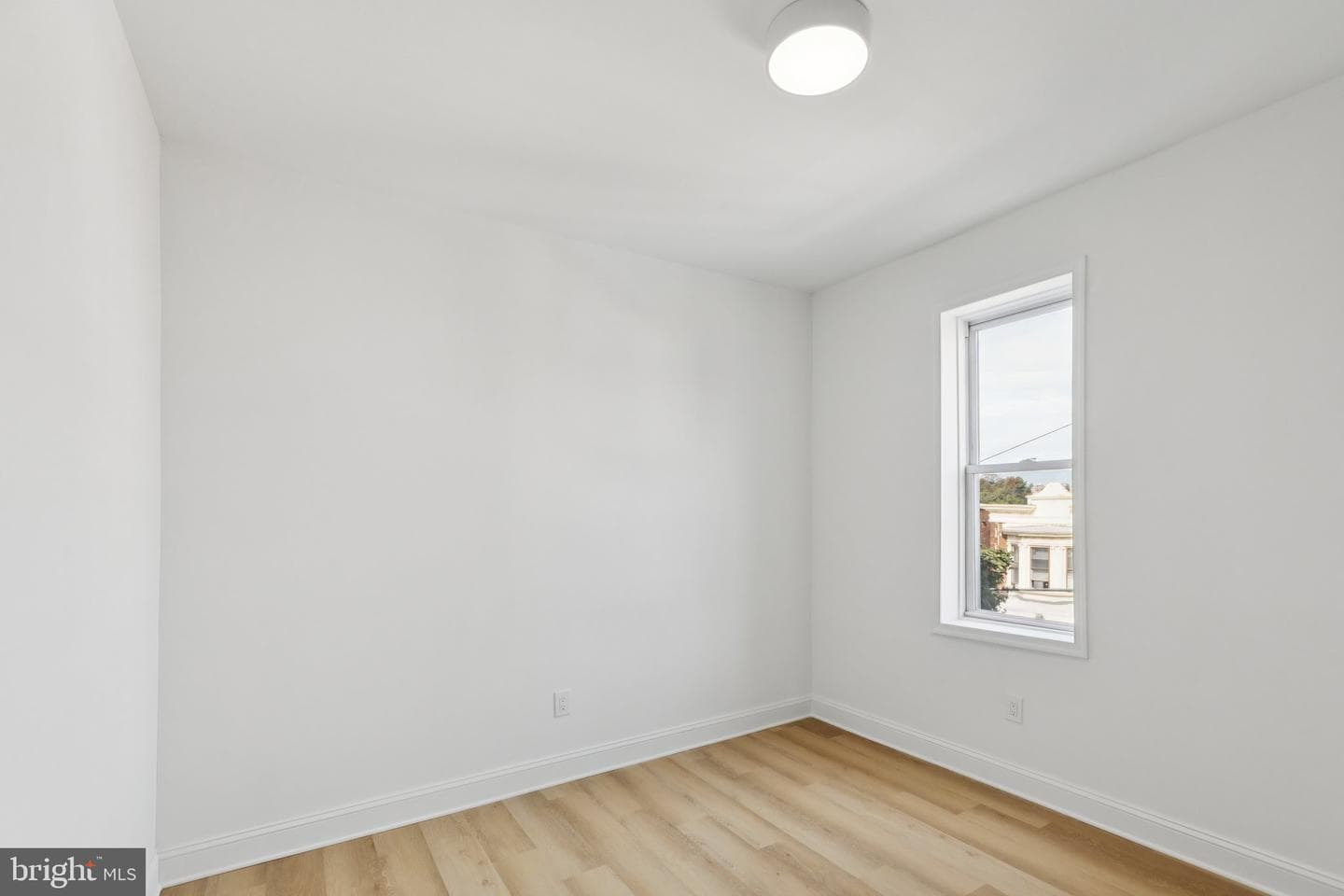 137 W Manheim Street photo 52