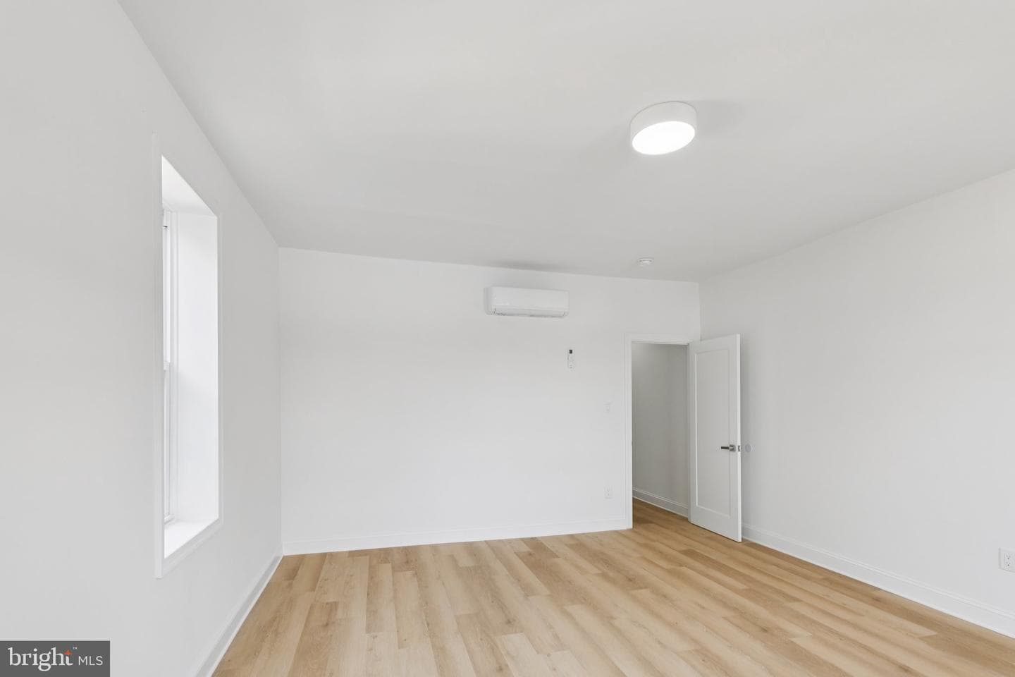 137 W Manheim Street photo 57