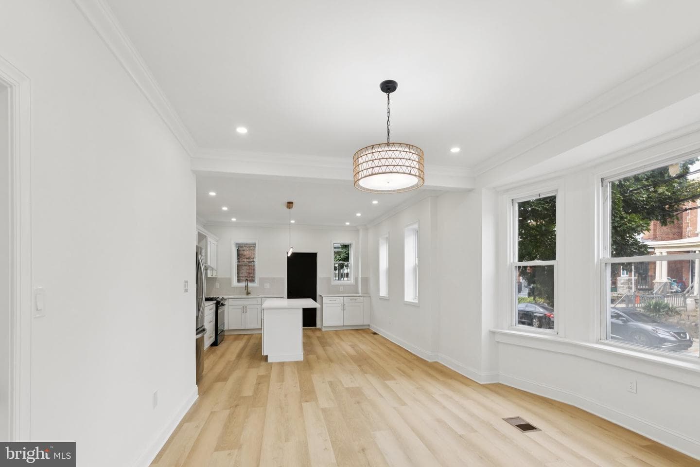 137 W Manheim Street photo 6