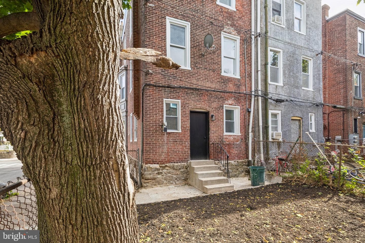 137 W Manheim Street photo 77