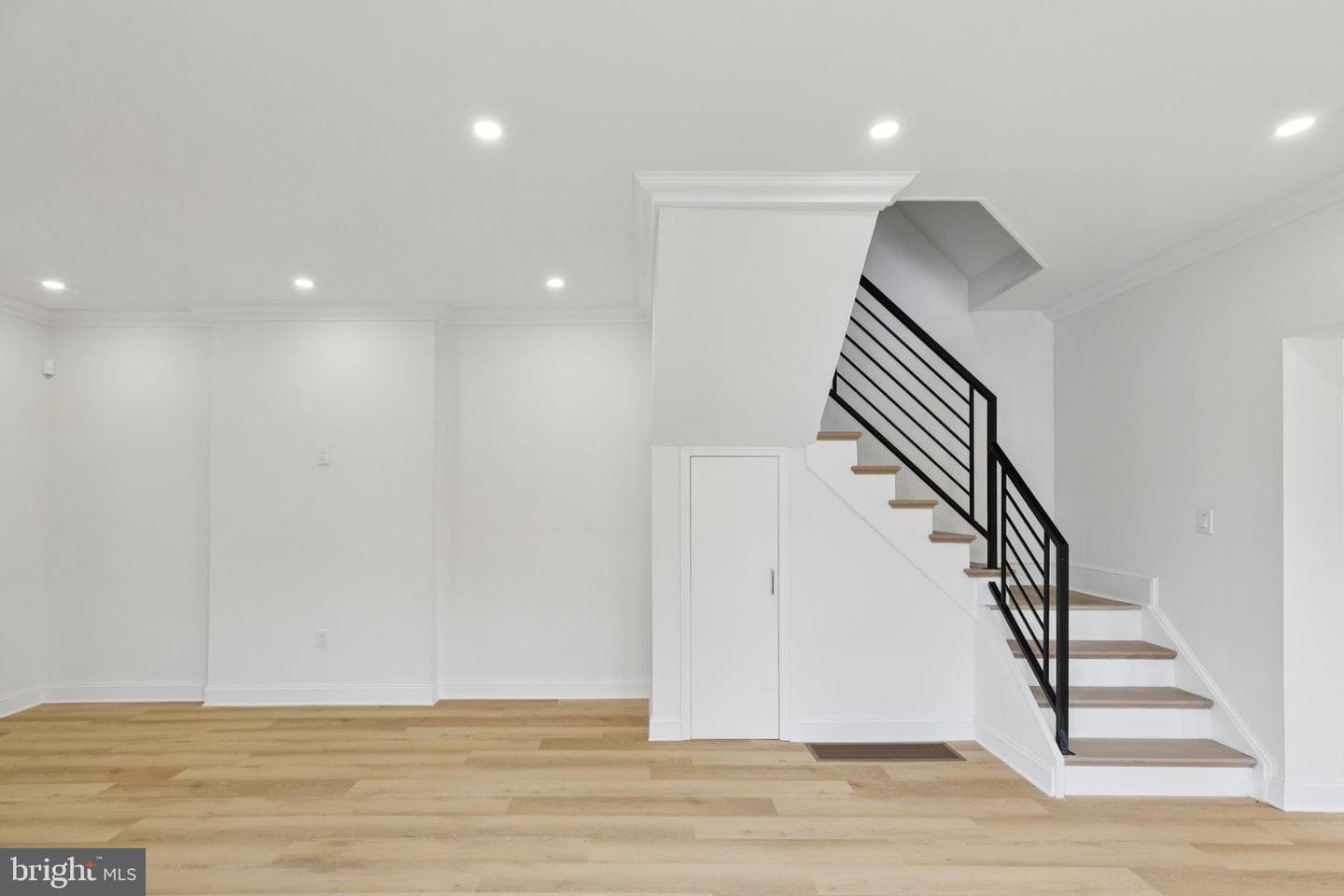 137 W Manheim Street photo 9