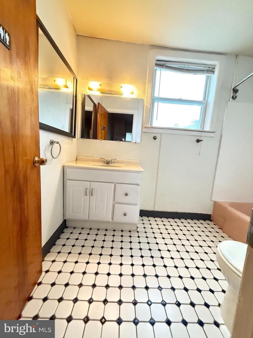 2213 S Mildred Street photo 4
