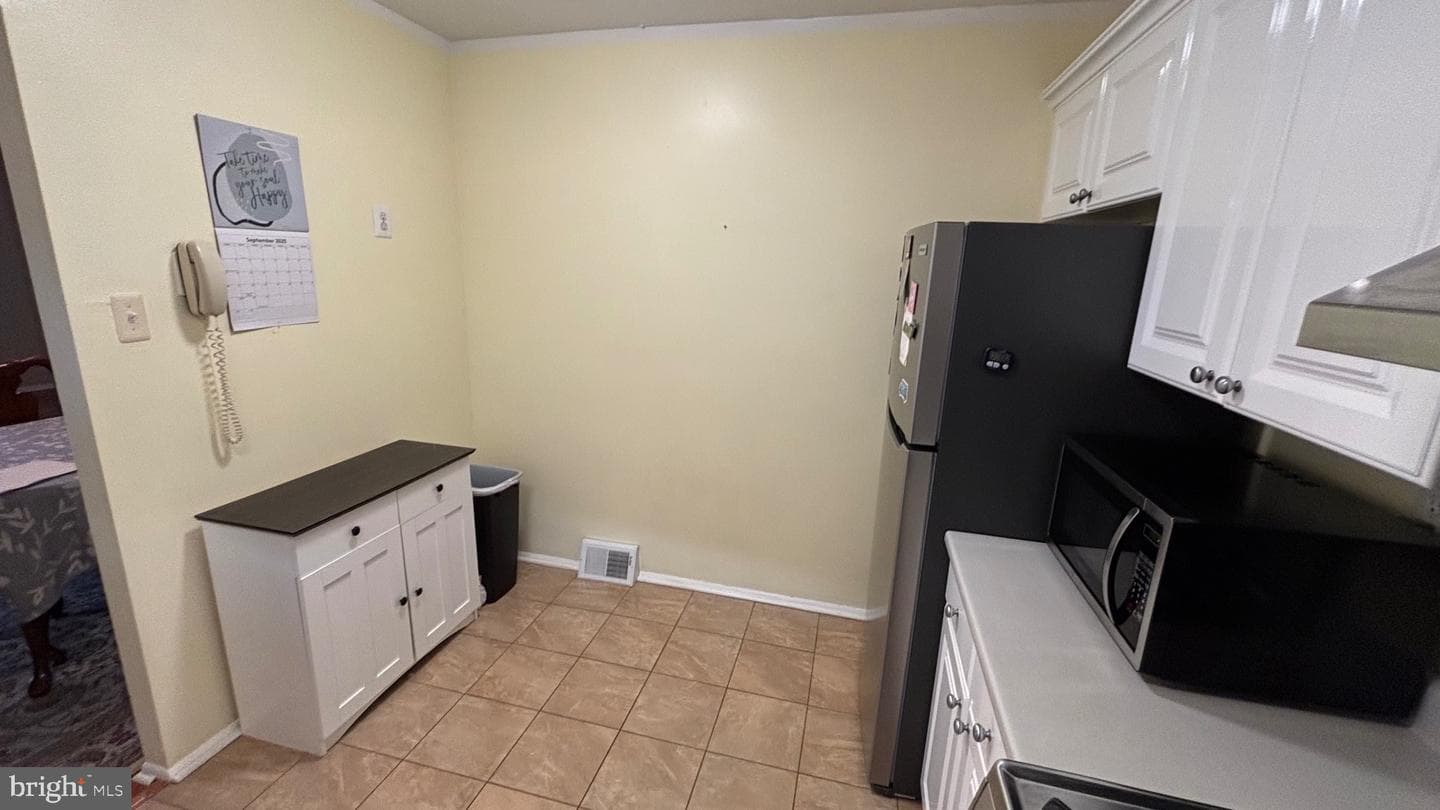 550 Arnold Street photo 10