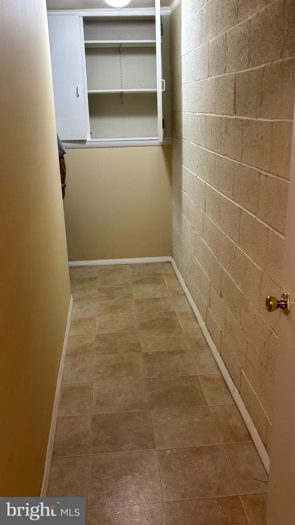 550 Arnold Street photo 35