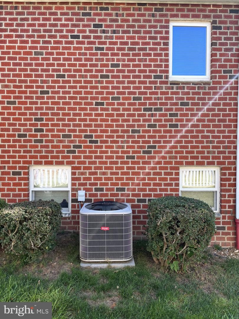 550 Arnold Street photo 55