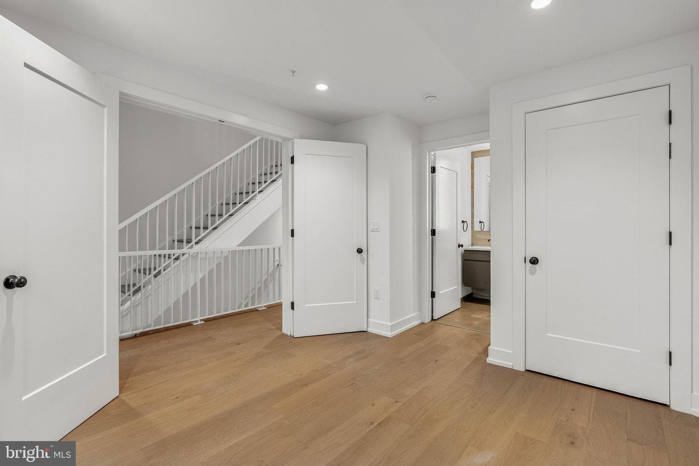 660 Fairmount Avenue photo 23