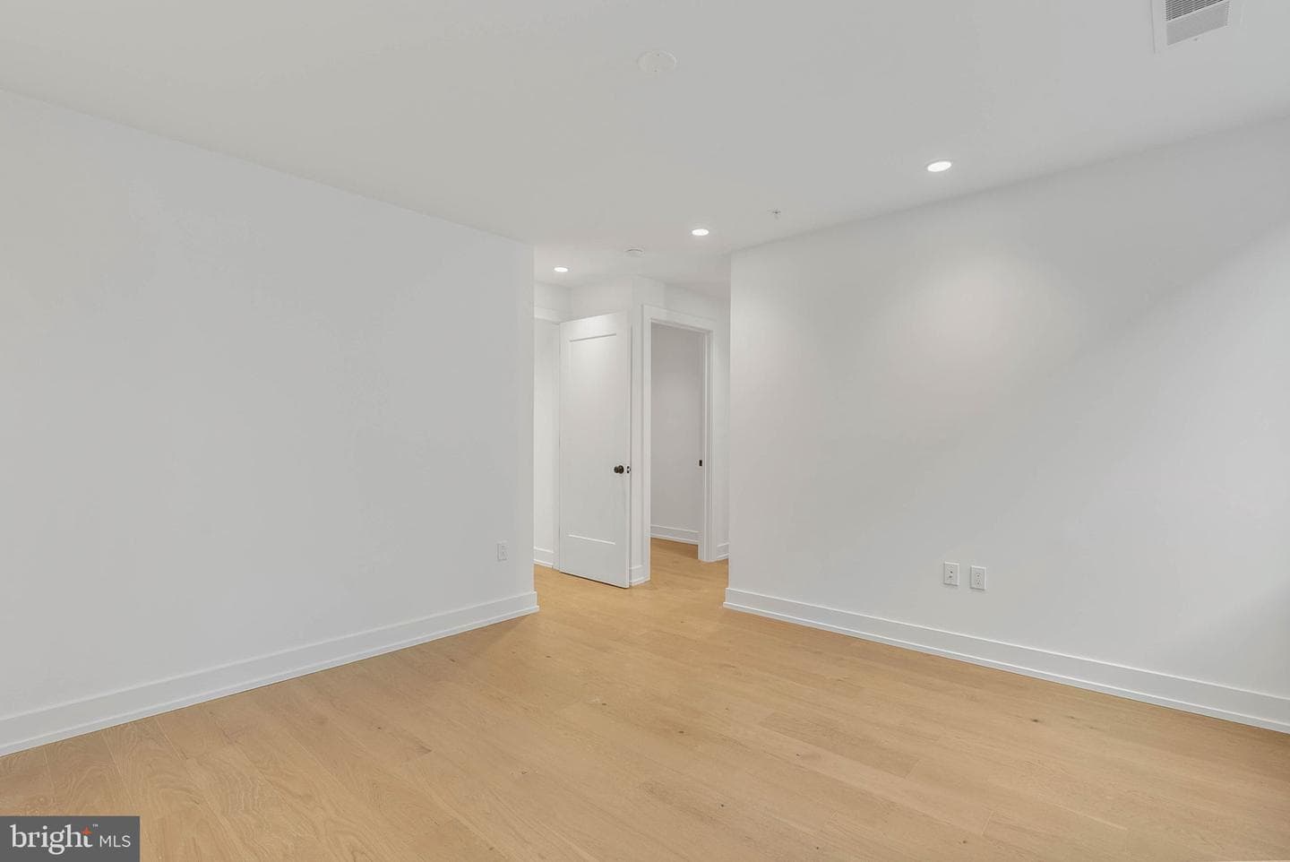 660 Fairmount Avenue photo 26