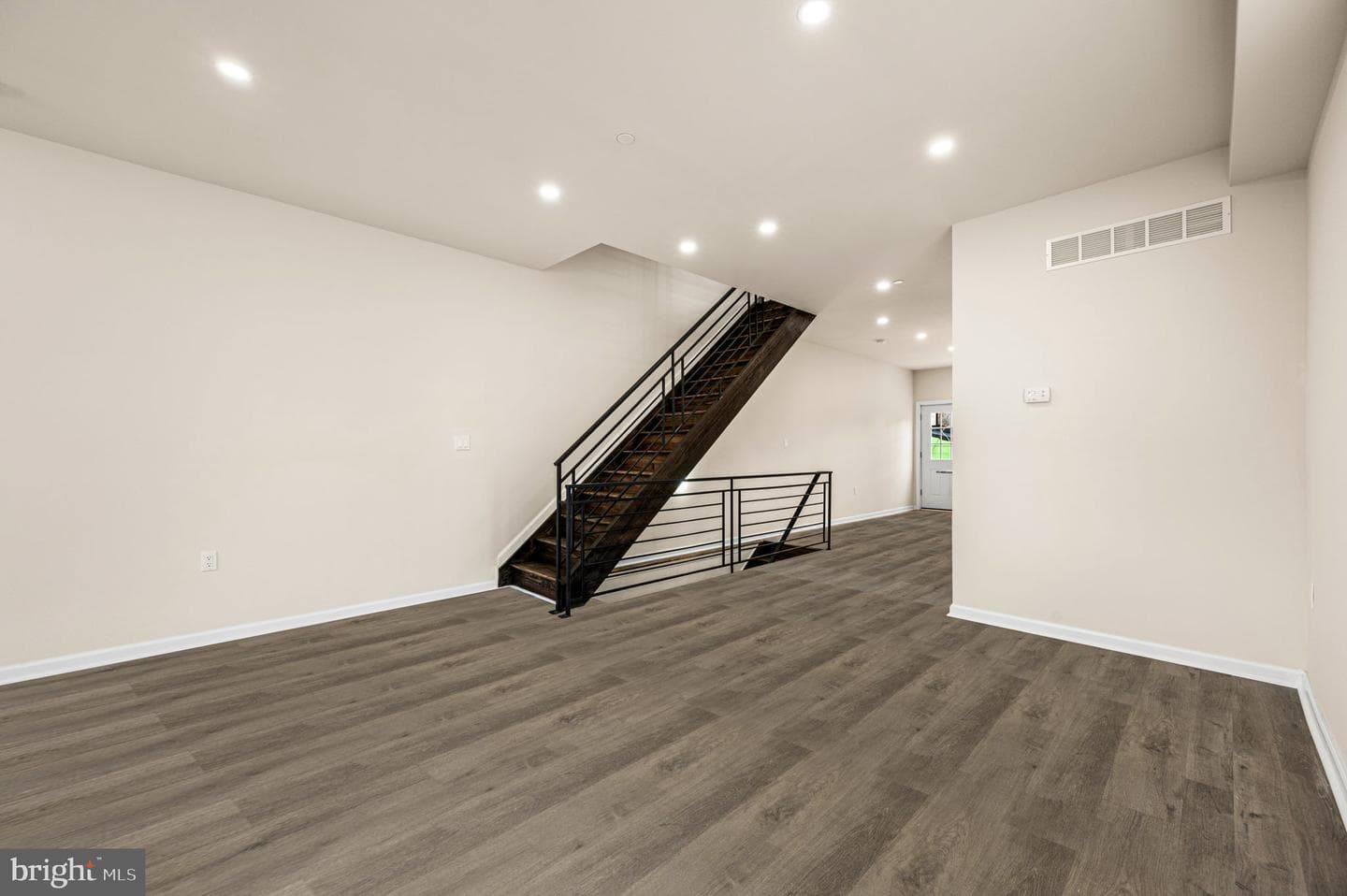 4828 Greenway Avenue photo 11