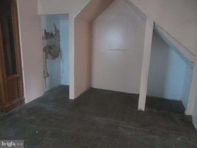 527 E Chelten Avenue photo 3