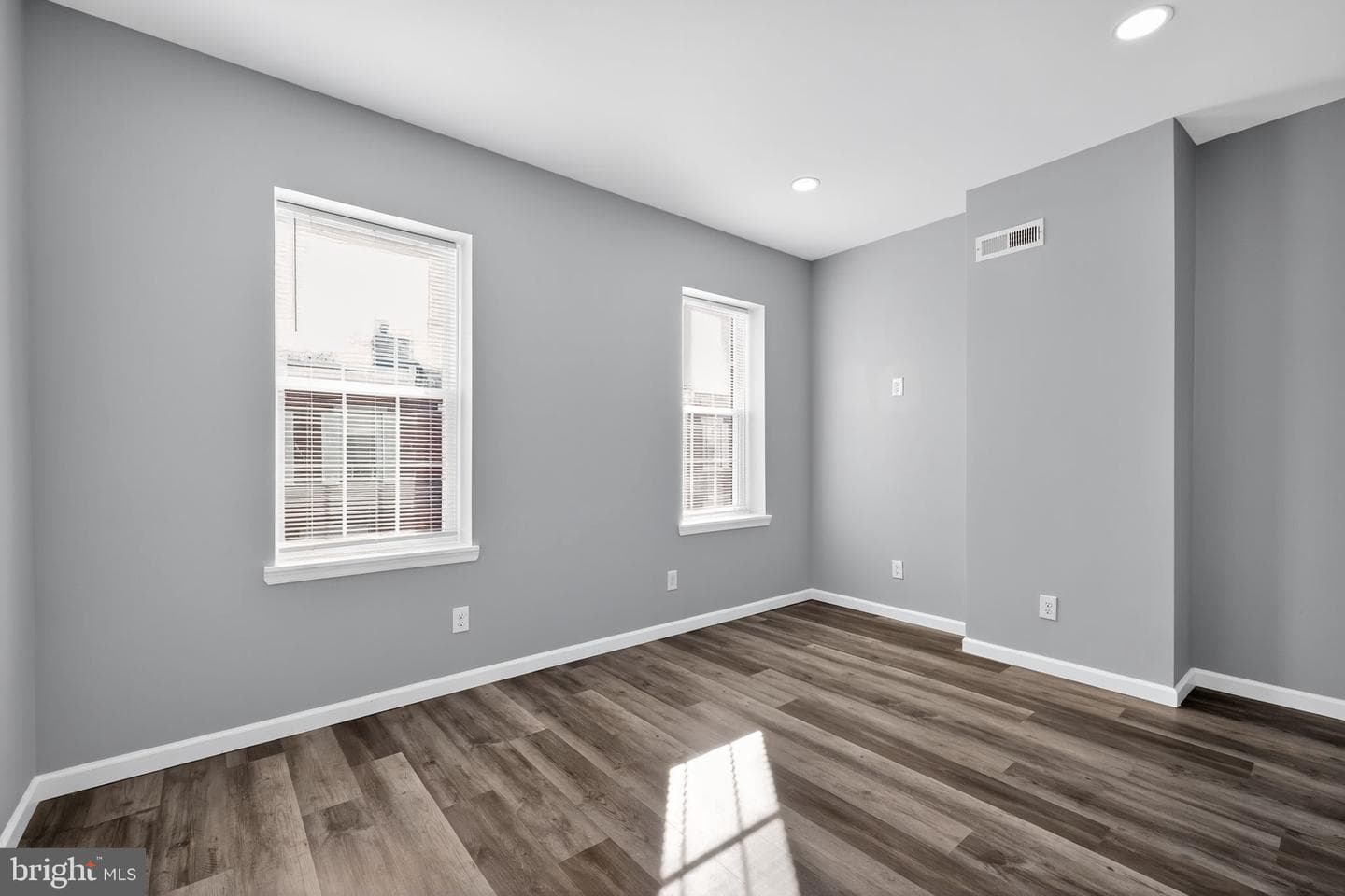 4516 N Mole Street photo 18
