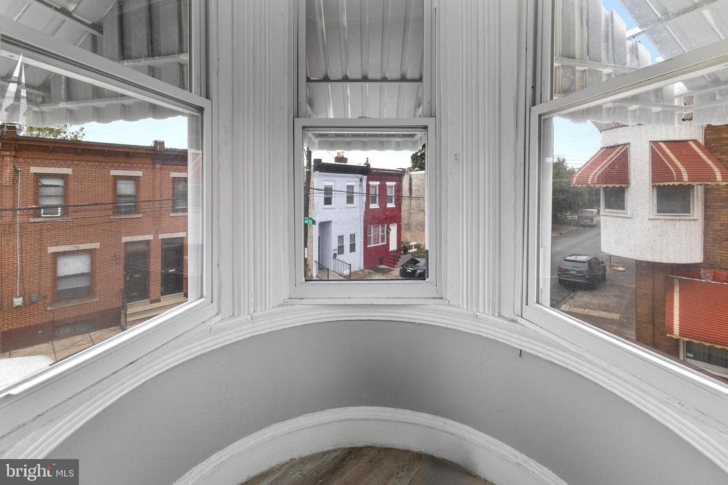 2401 N Hollywood Street photo 20