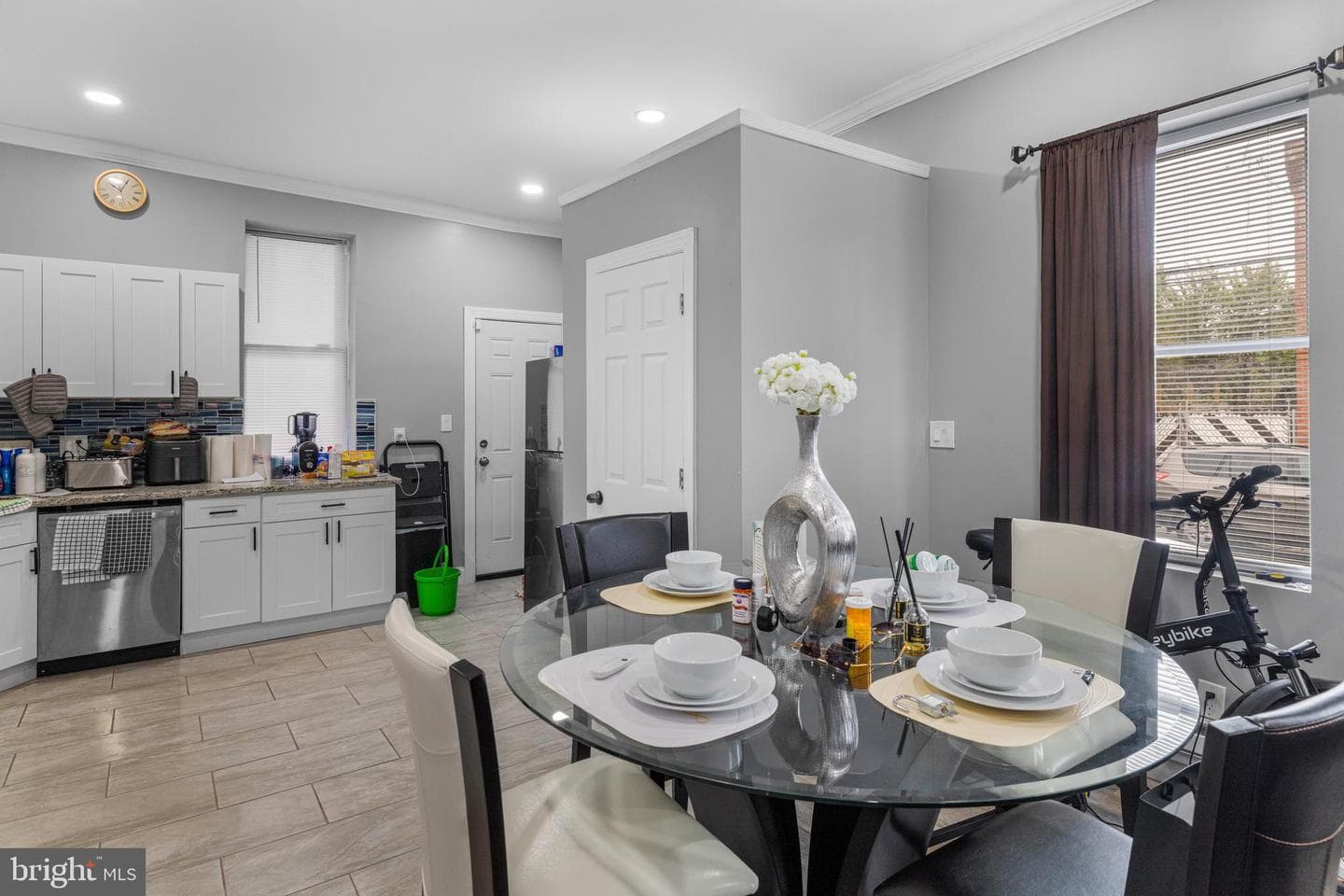 2401 N Hollywood Street photo 6