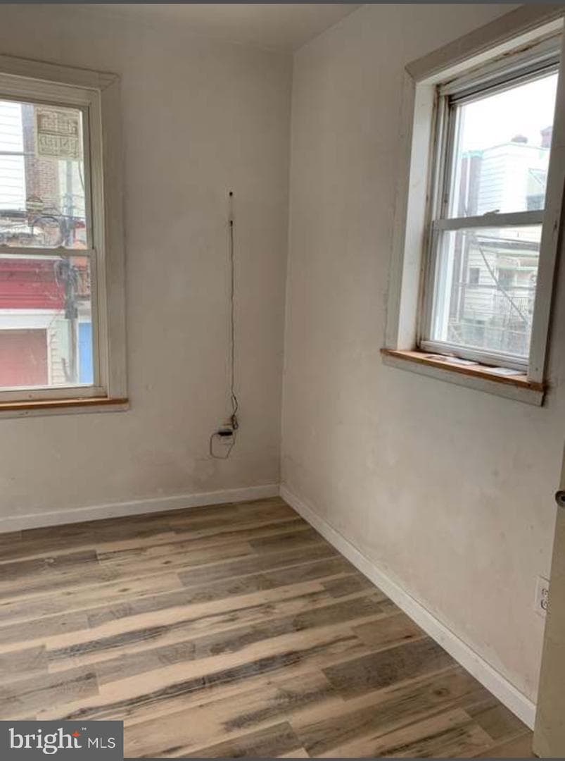 5849 Ludlow Street photo 18