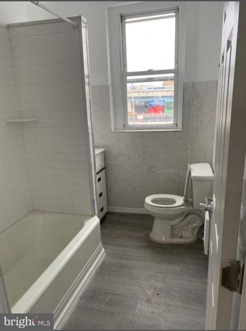 5849 Ludlow Street photo 8