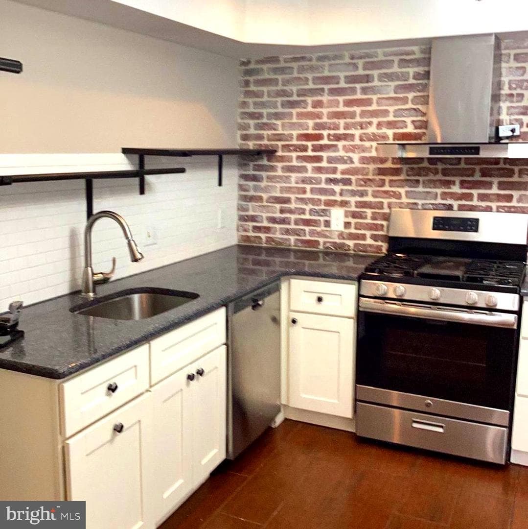 1618 W Diamond Street photo 4