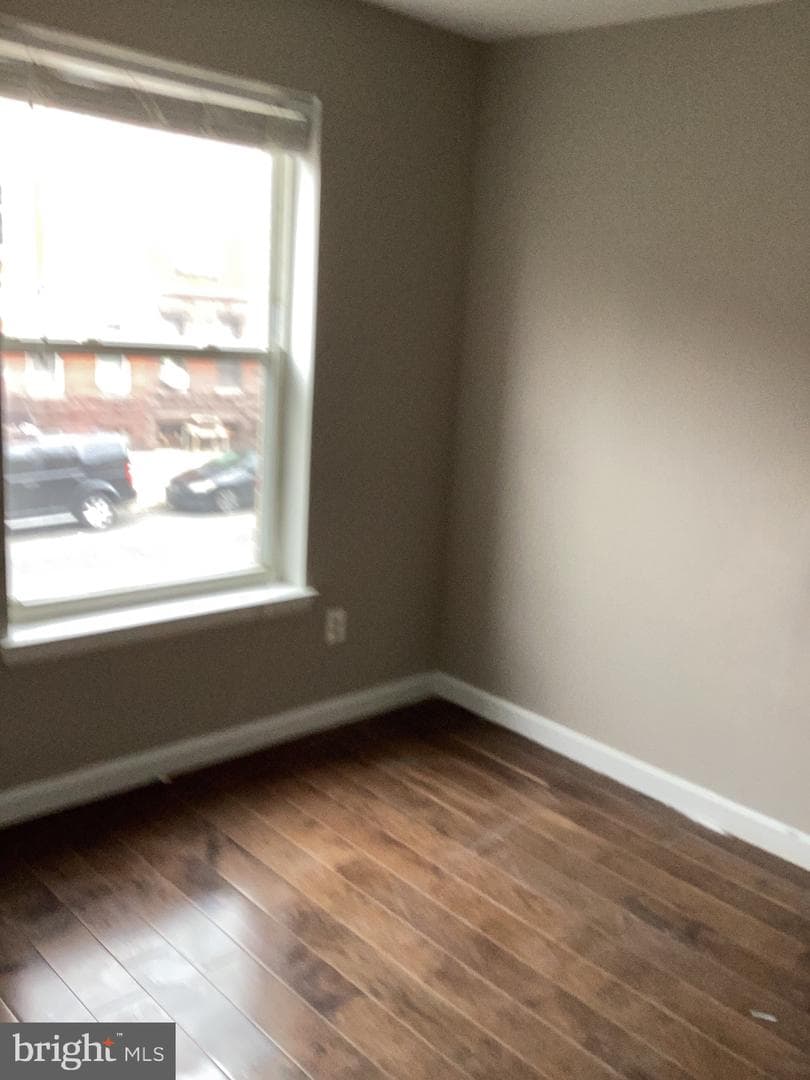 1618 W Diamond Street photo 9