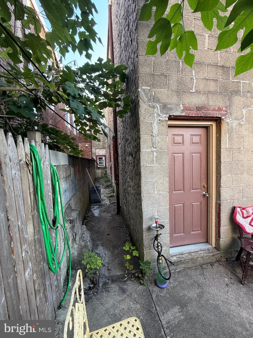 1715 Wharton Street photo 9
