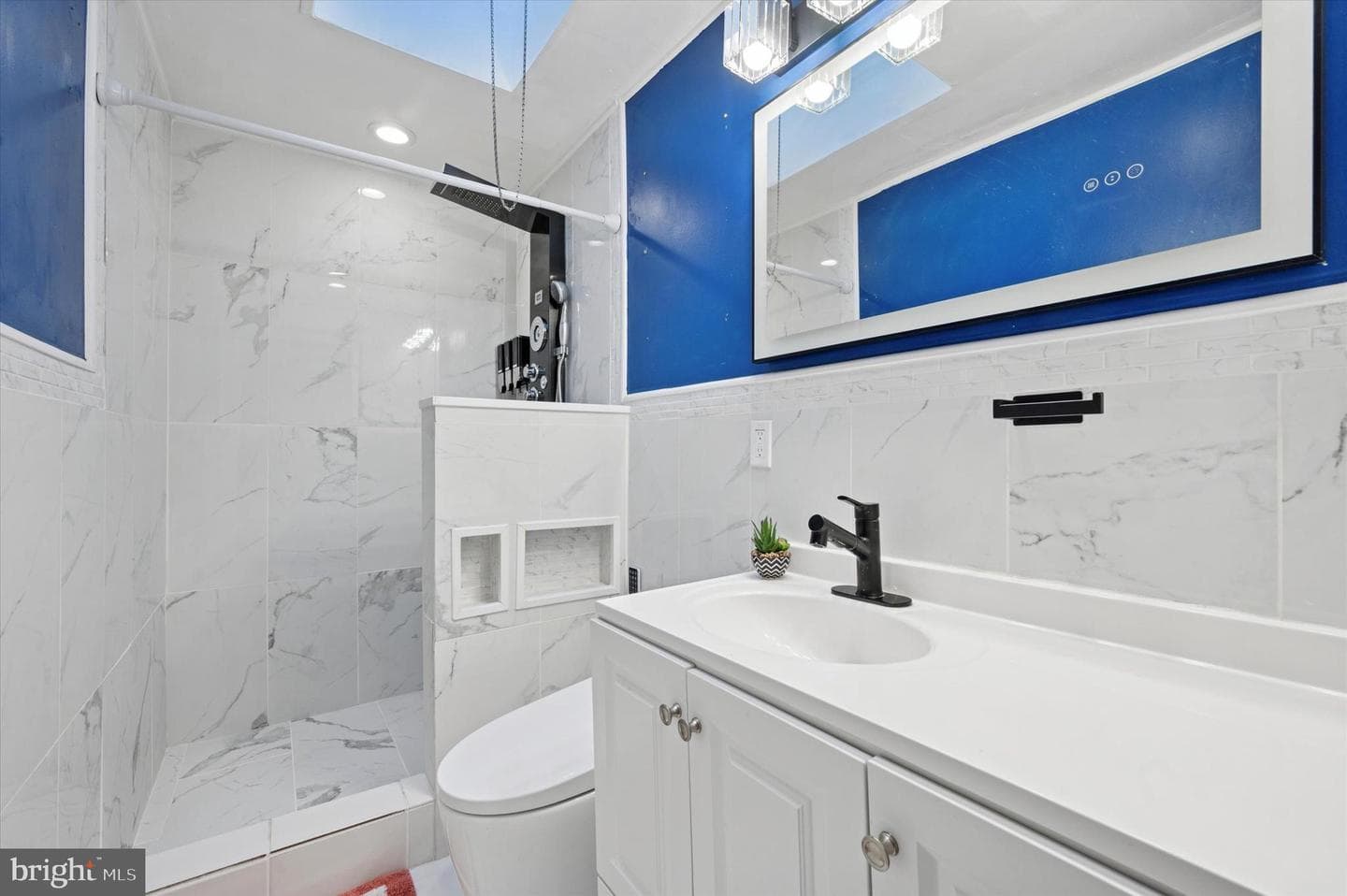 1039 W Russell Street photo 10
