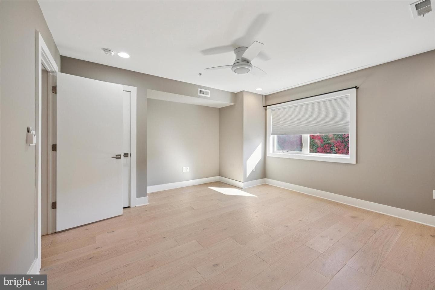 152 N Front Street photo 17