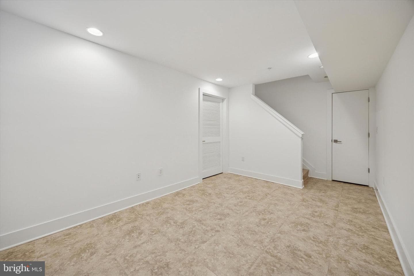 152 N Front Street photo 20