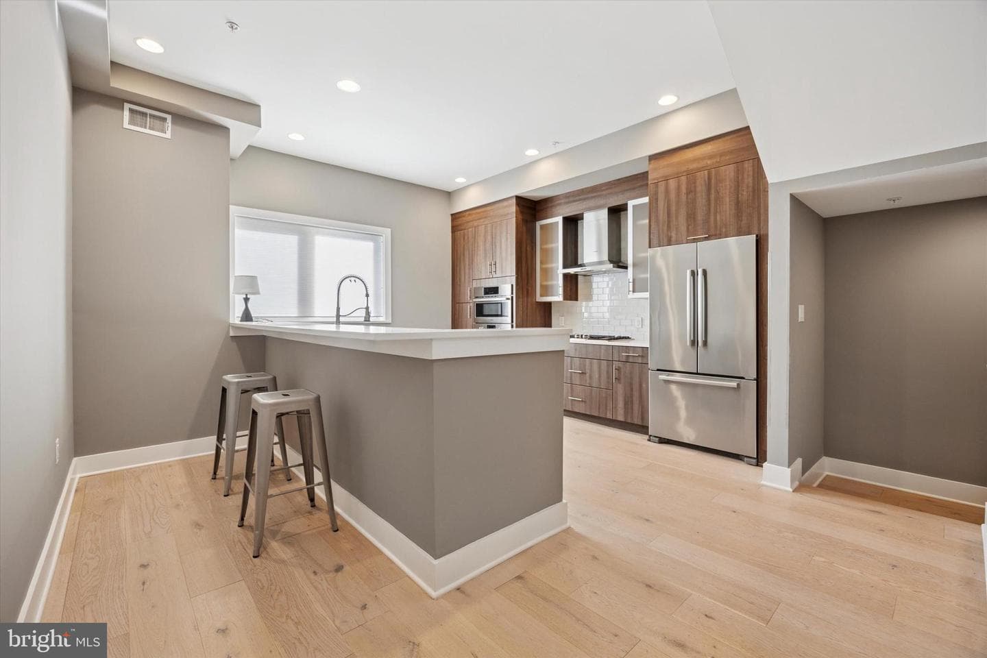 152 N Front Street photo 3