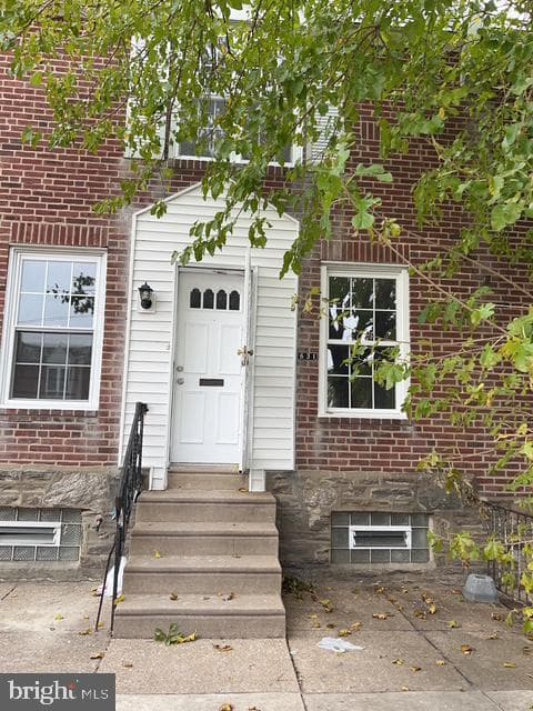 631 Anchor Street photo 2