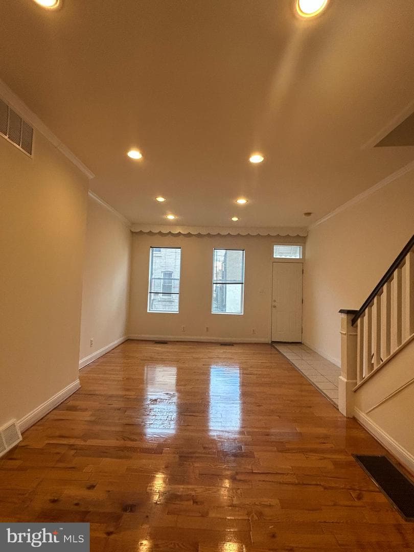 1008 Winton Street photo 2