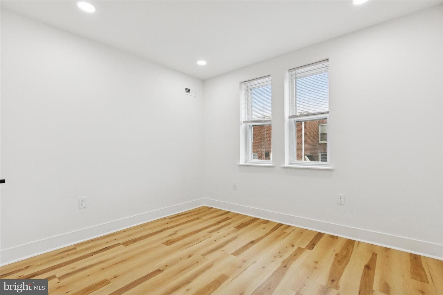 1730 E Mayland Street photo 17