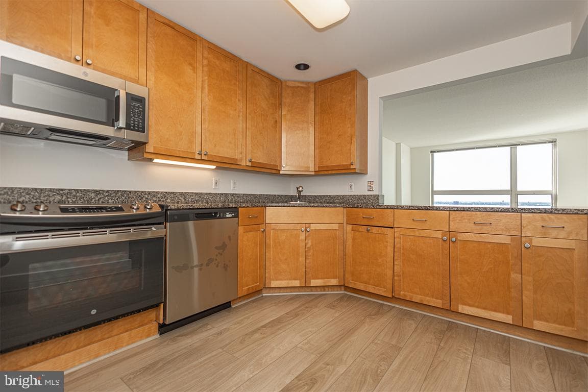 717 S Chris Columbus Boulevard #814 photo 10