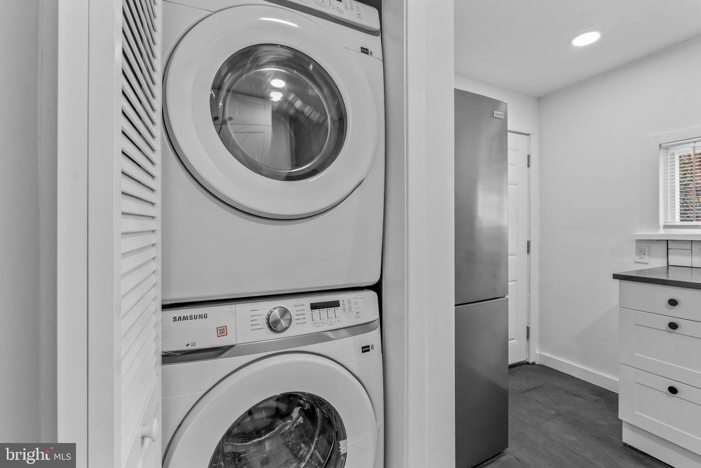 5942 N Norwood Street photo 13