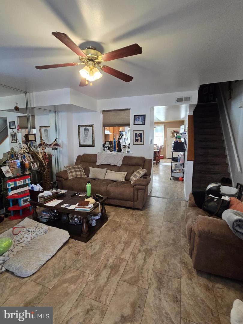 1820 Wilmot Street photo 9