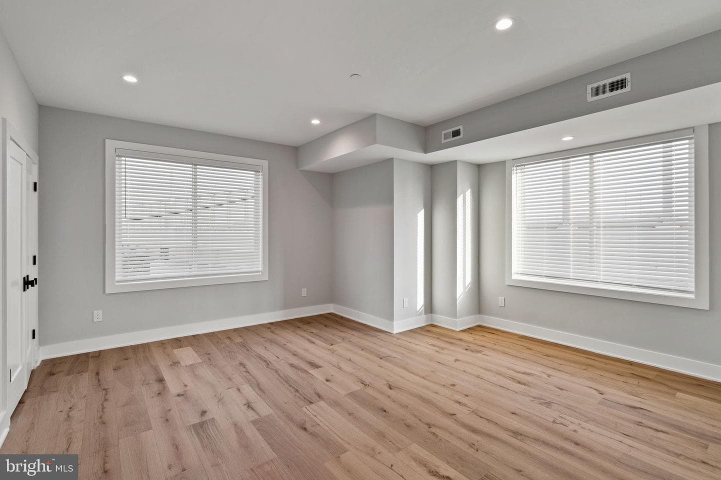 513 Salmon Street photo 31