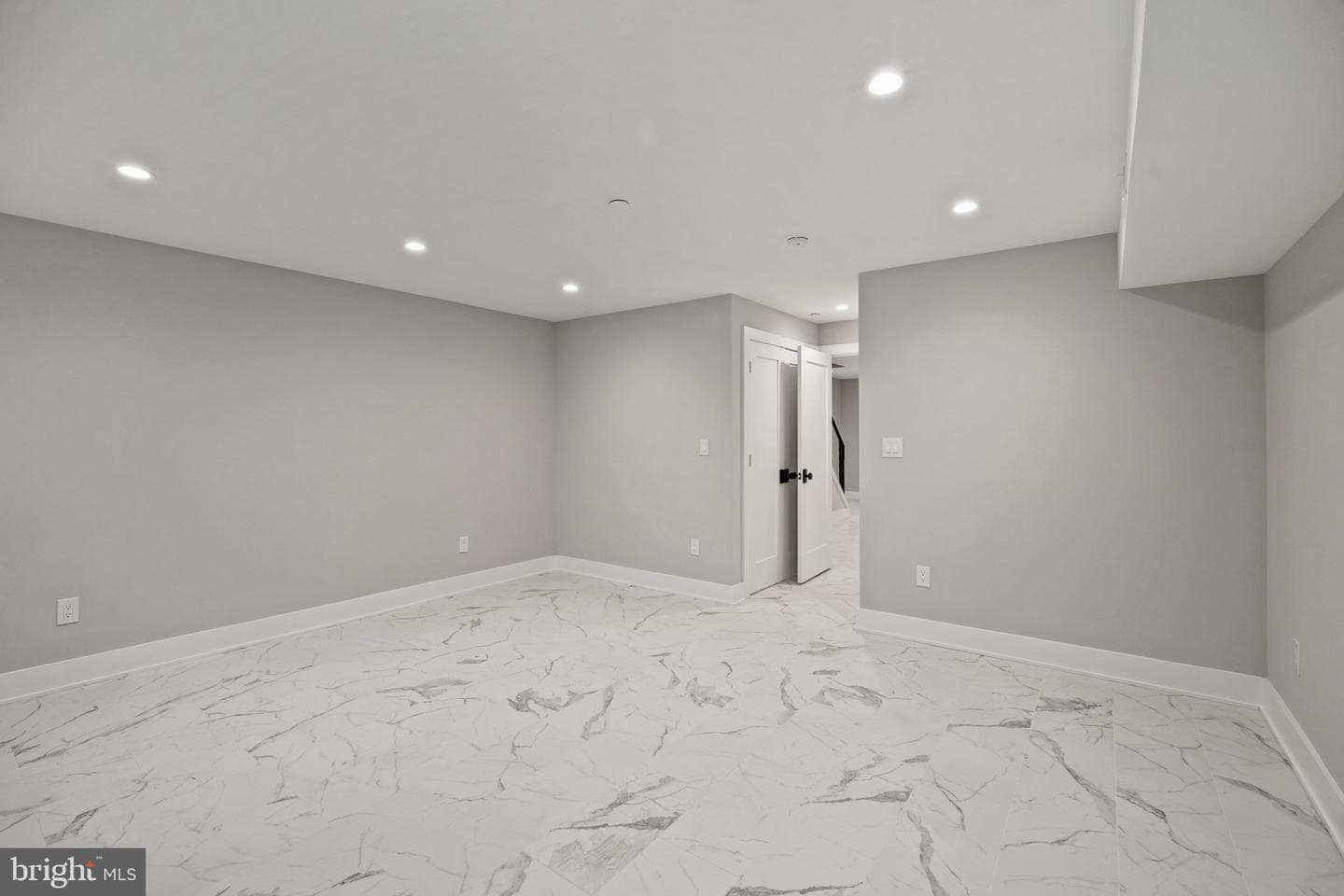 513 Salmon Street photo 67