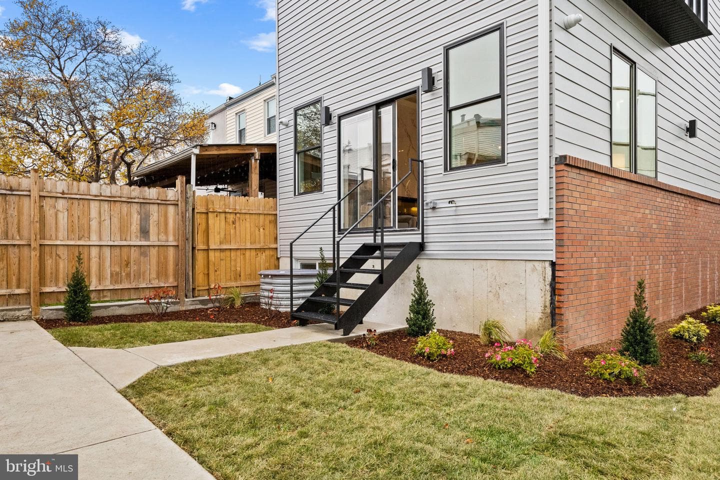 513 Salmon Street photo 69
