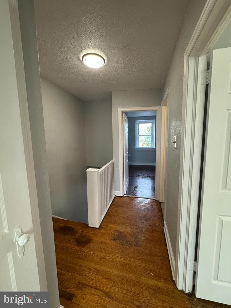 1346 Unruh Avenue photo 13