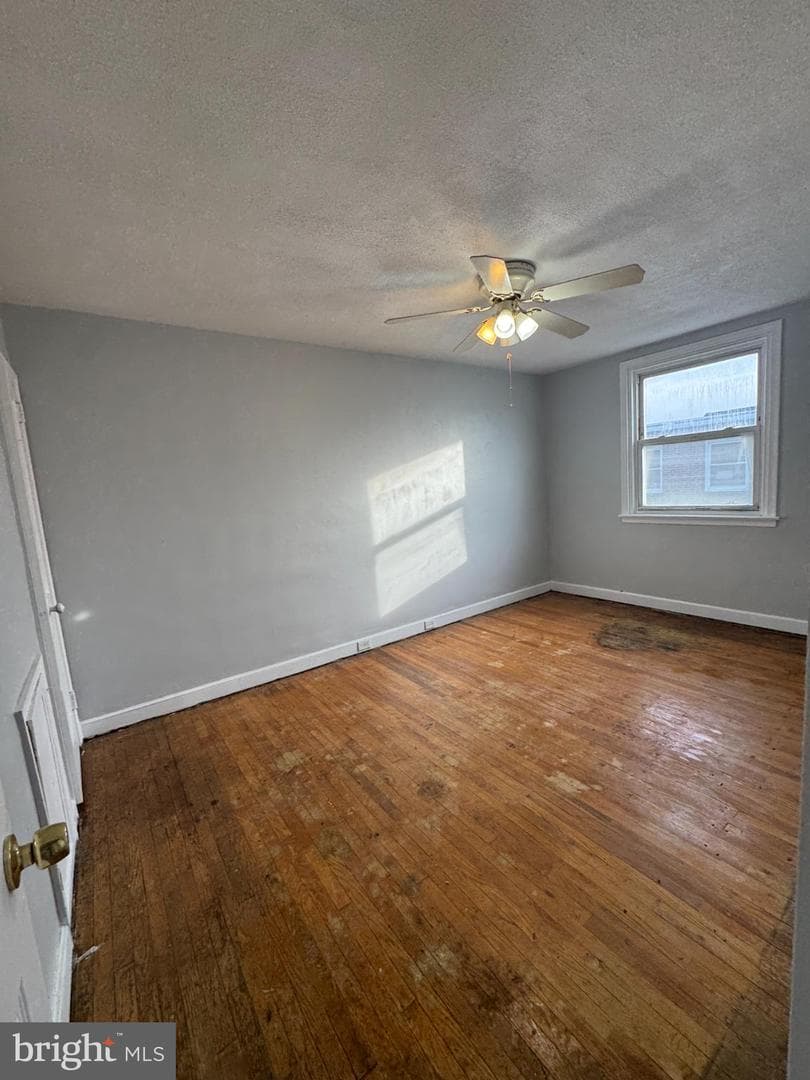 1346 Unruh Avenue photo 15