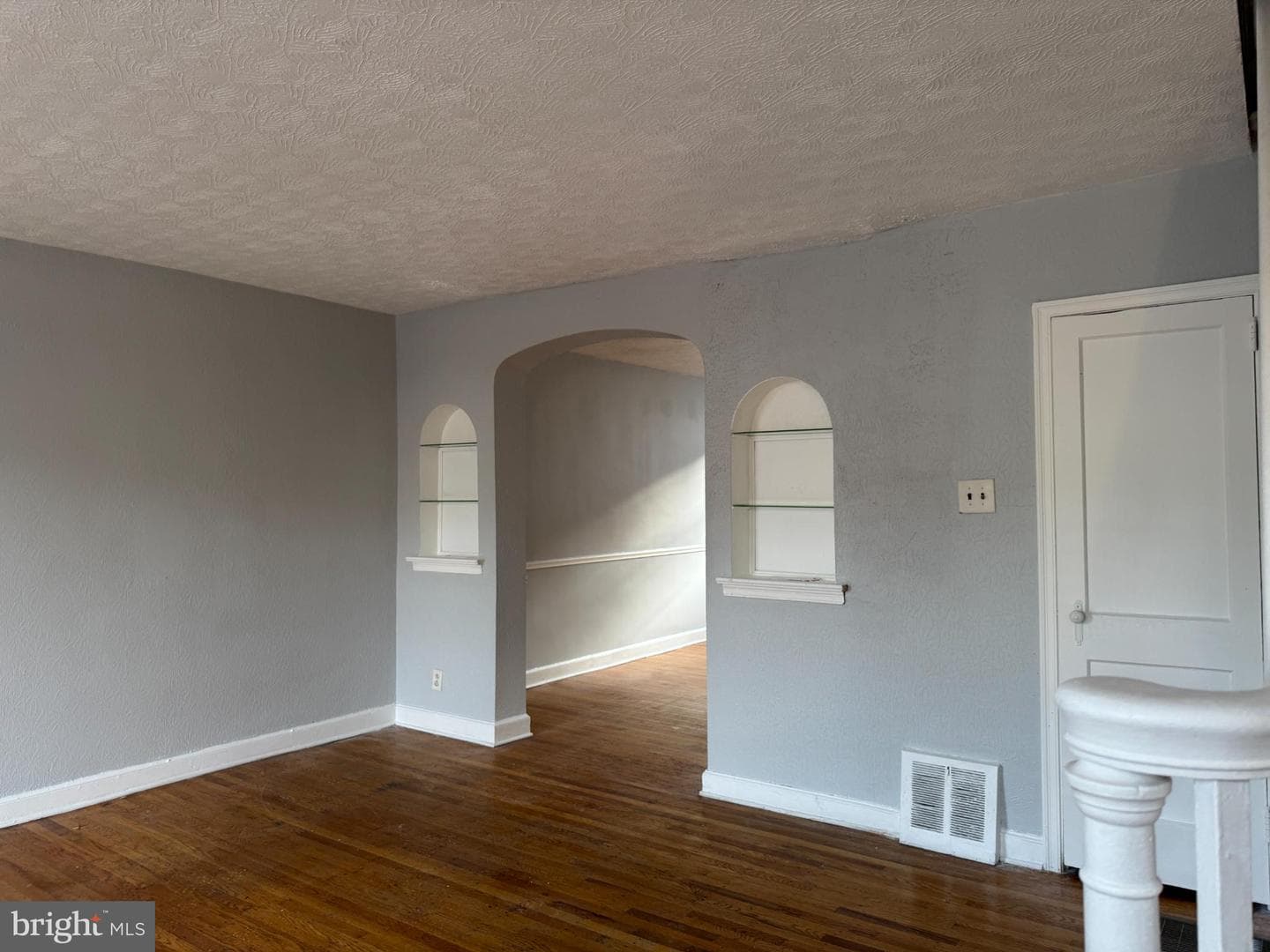 1346 Unruh Avenue photo 3