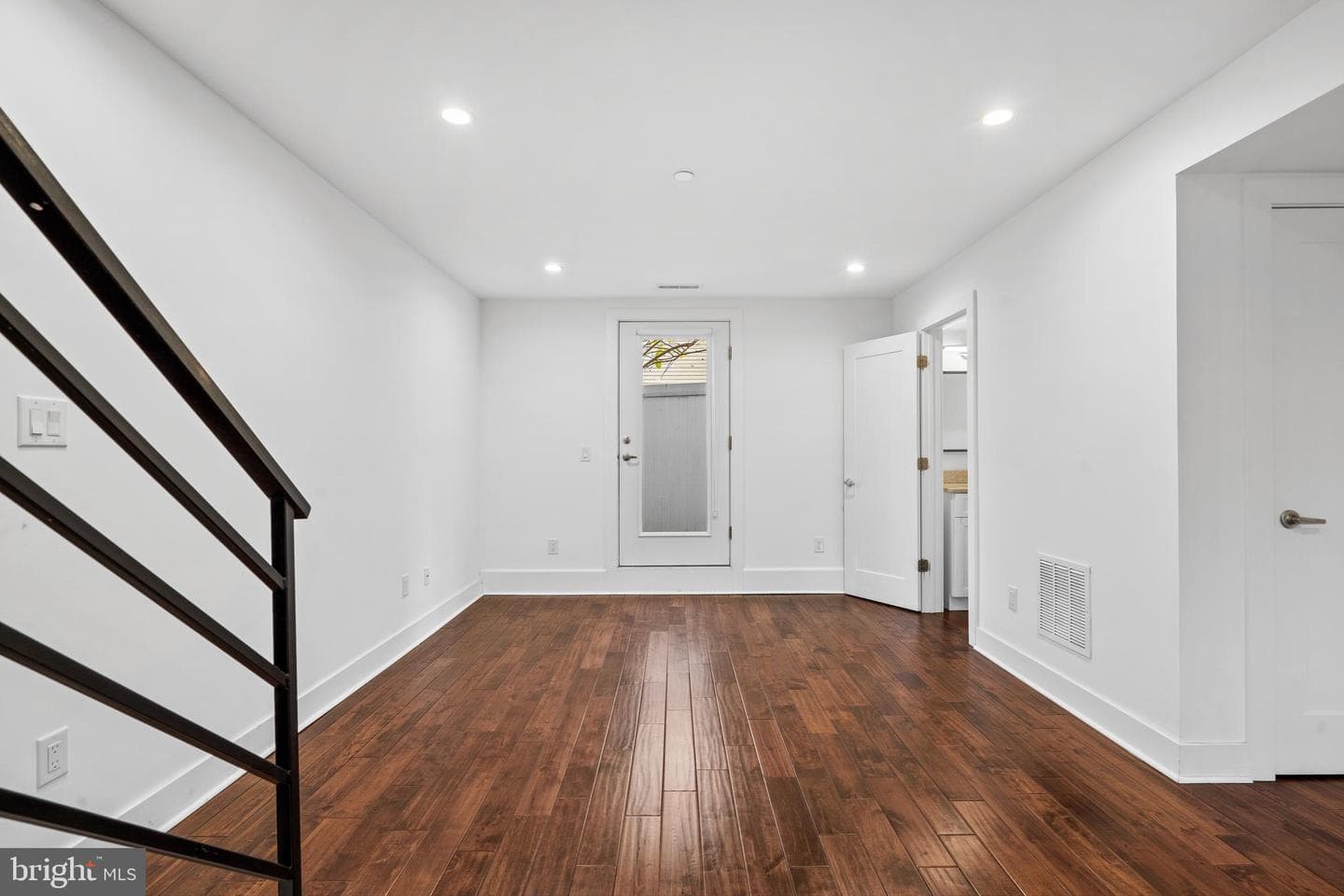 1807 Blair Street photo 4