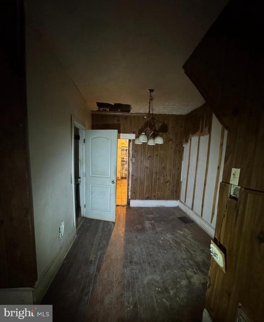 338 N Robinson St photo 7