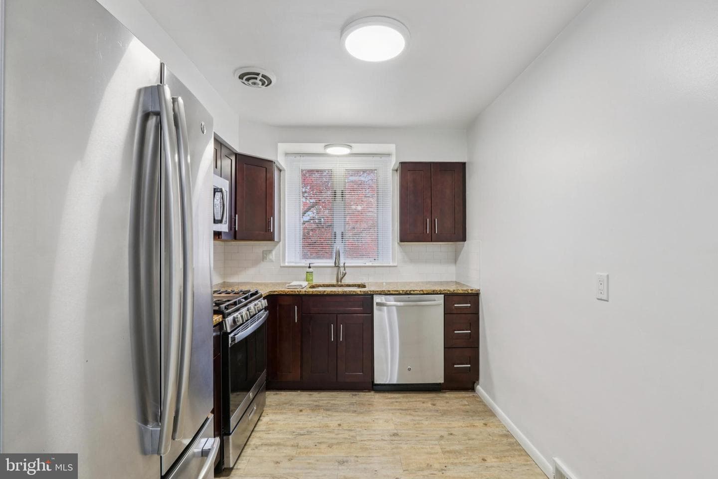 8855 Winchester Avenue photo 12