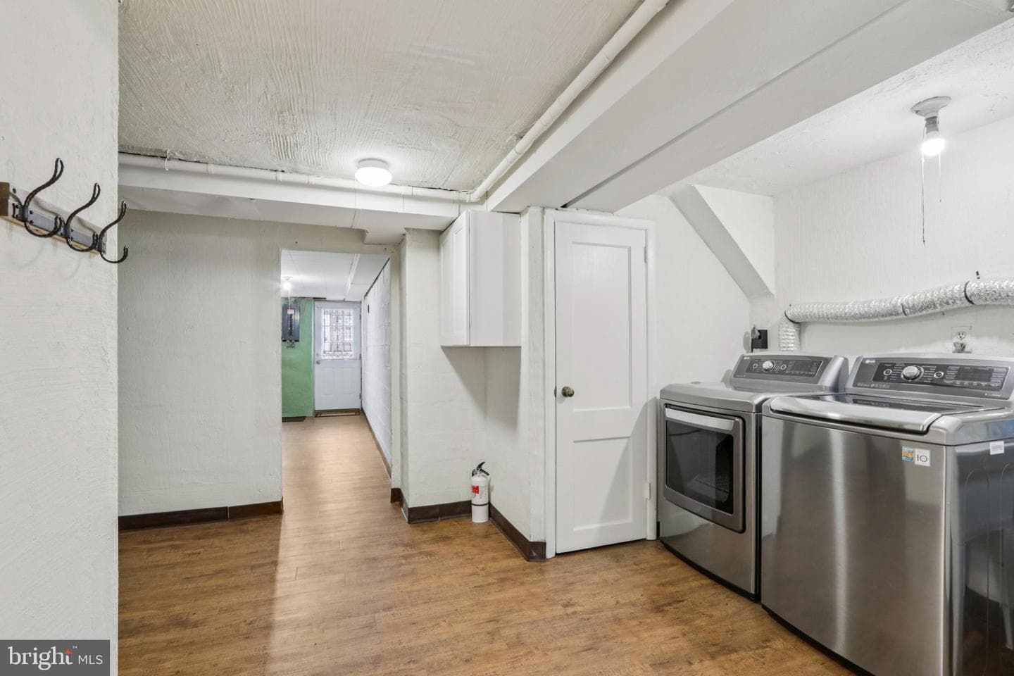 8855 Winchester Avenue photo 31