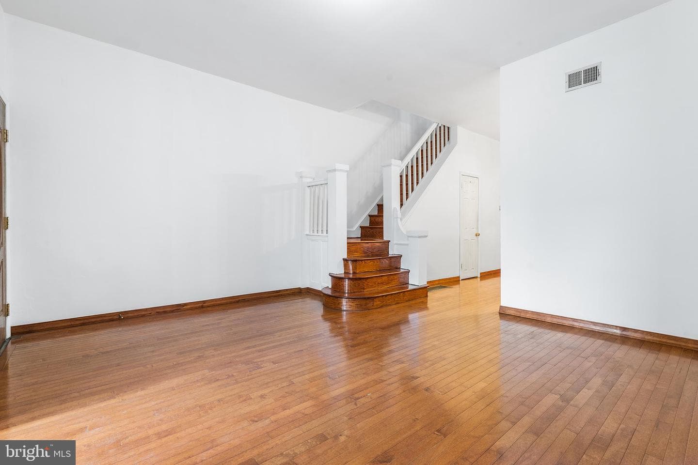 216 E Allegheny Avenue photo 10