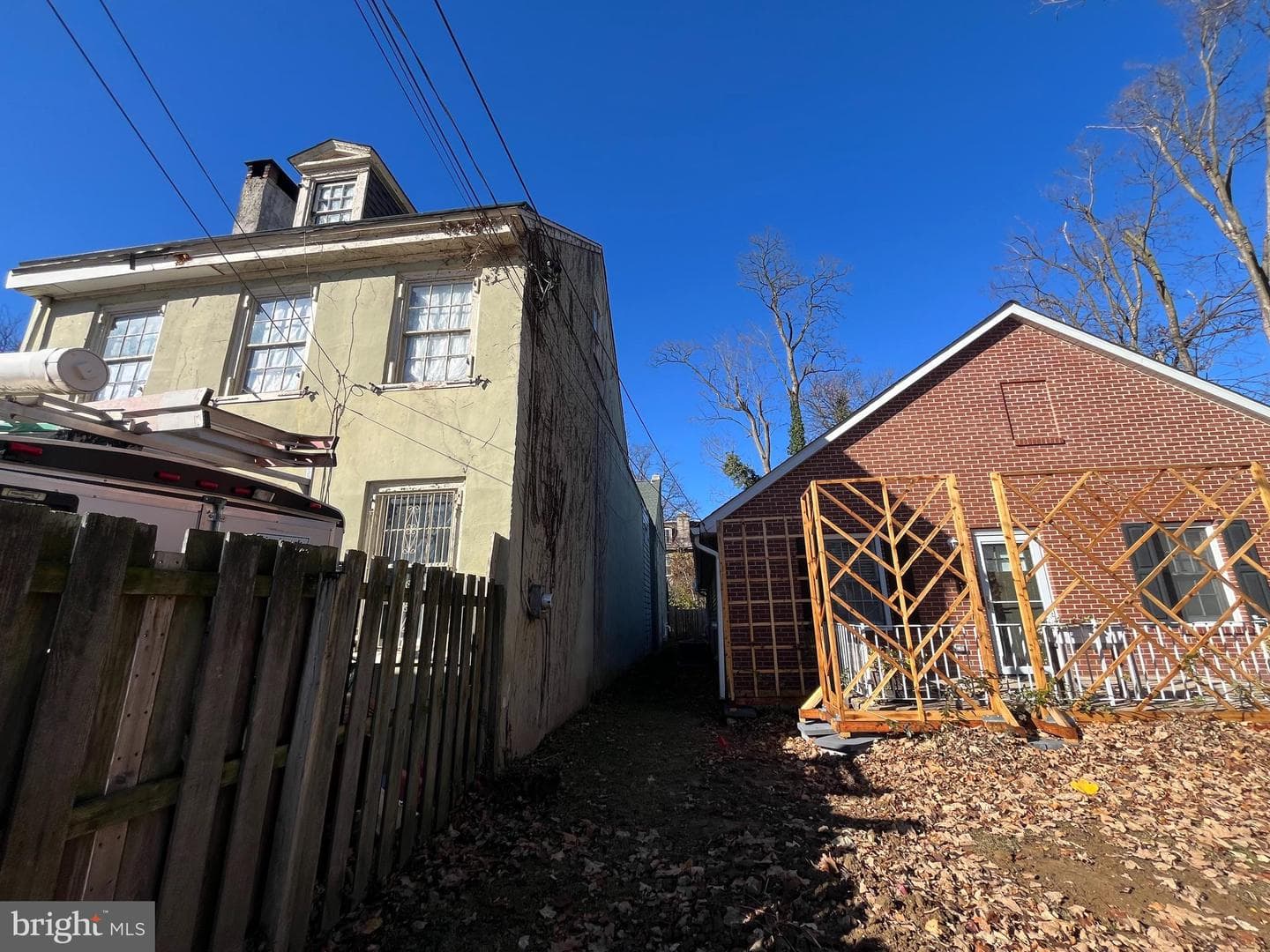 145 W Queen Ln photo 10