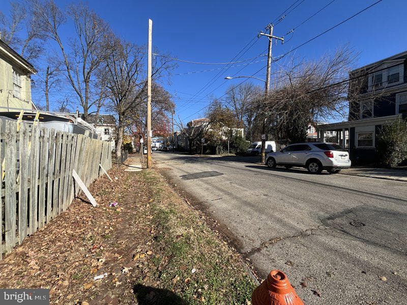 145 W Queen Ln photo 12
