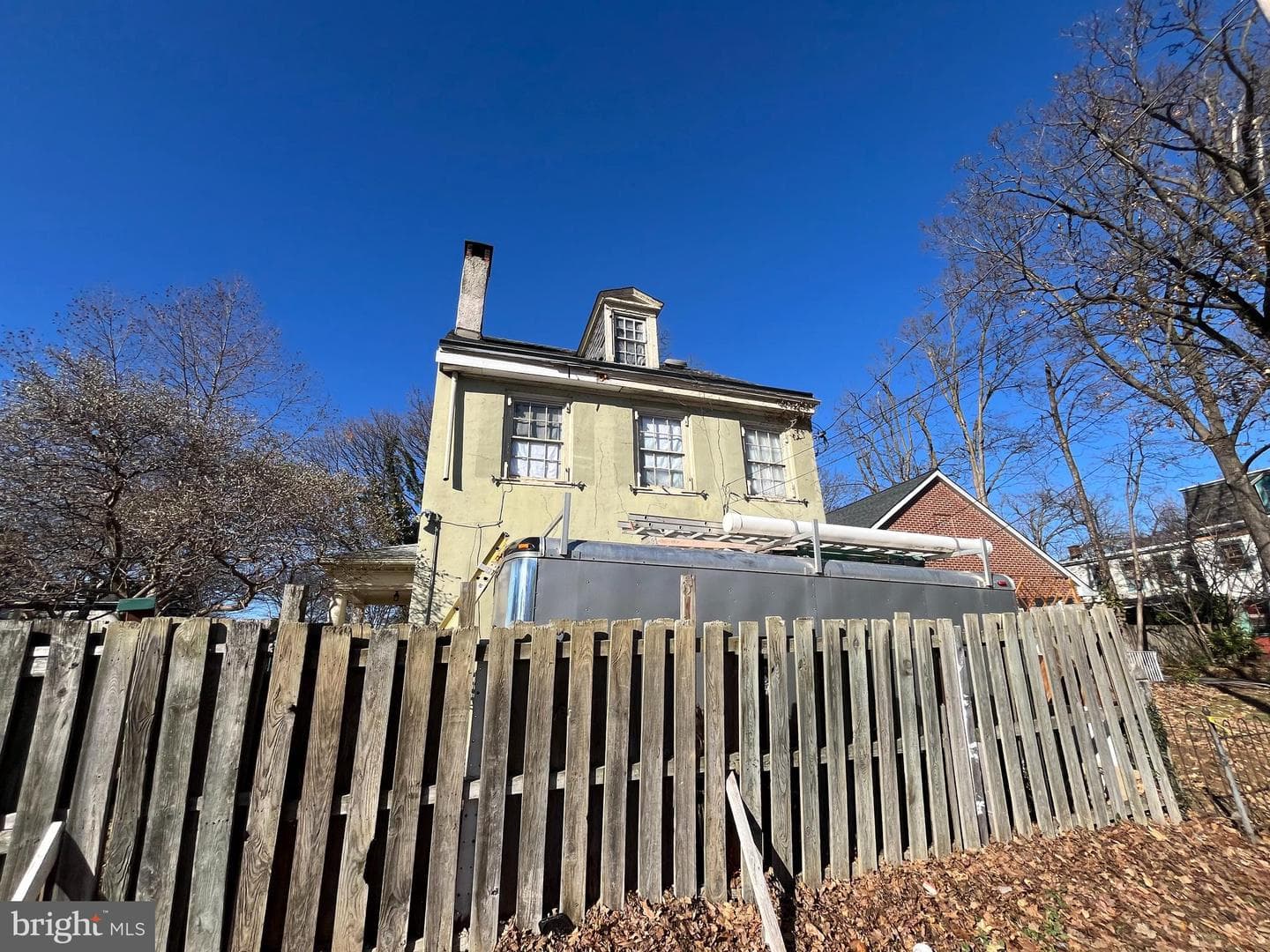 145 W Queen Ln photo 5