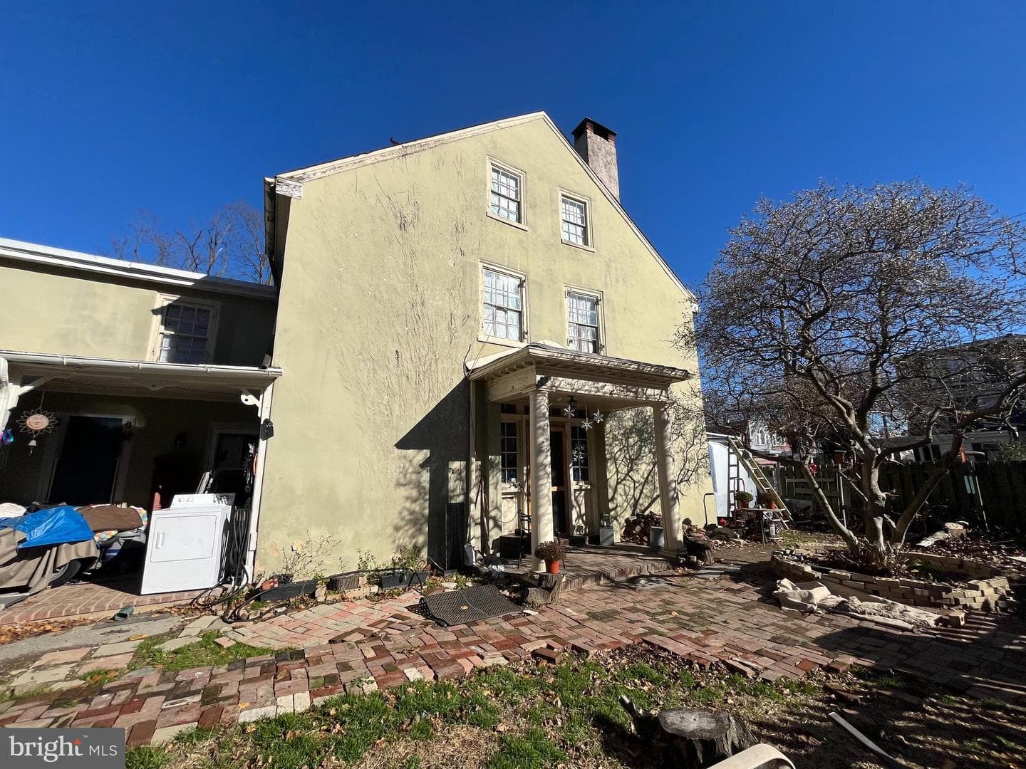 145 W Queen Ln photo 7