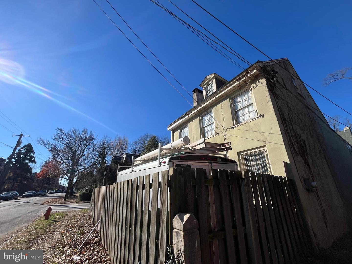 145 W Queen Ln photo 9