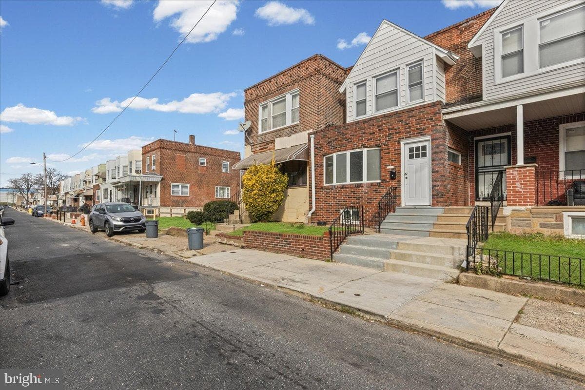 2637 S Carroll Street photo 2