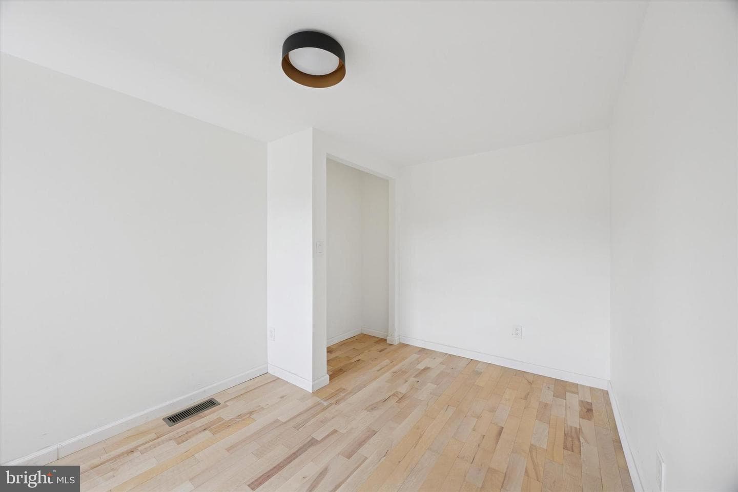 1253 S 32nd Street photo 19